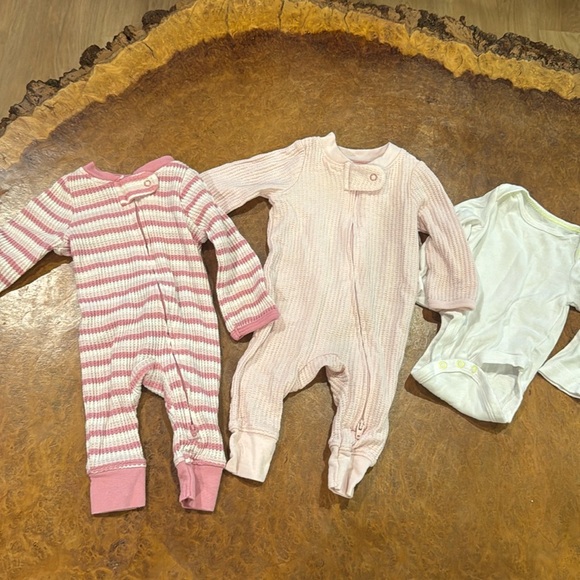 Cat & Jack Newborn Bundle - Picture 1 of 3